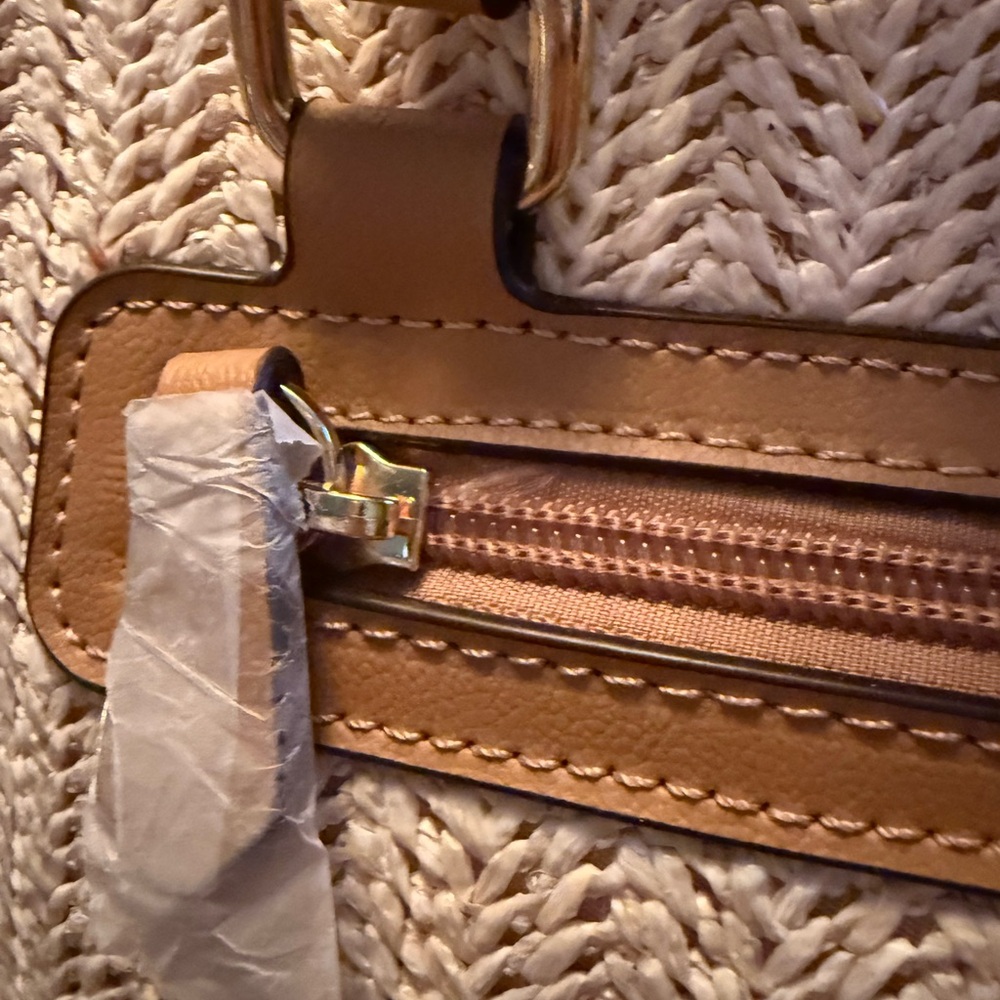 Gianni Bernini Stylish Tan and Cream Women's straw purse - Picture 14 of 14